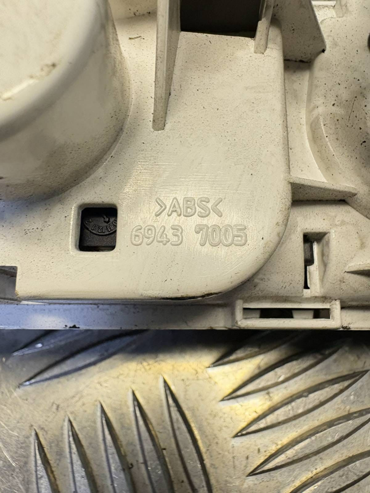 Mini Cooper S Climate Control Panel AC Heater Switch 69437005