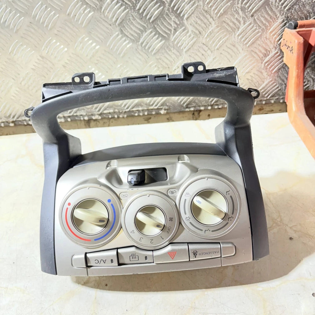 Daihatsu Sirion Mk2 5dr 2005-2010 Heater A/C Control Panel 8C138E22