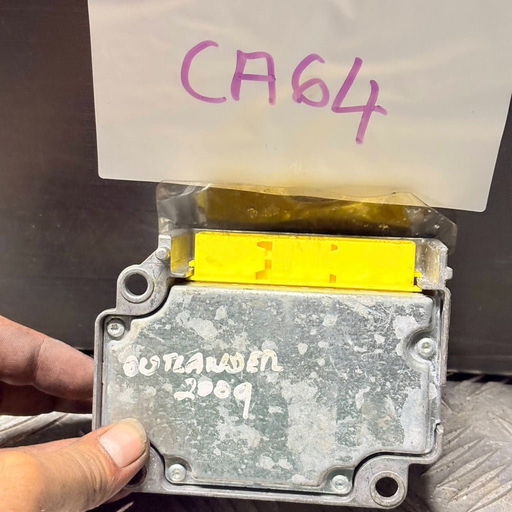 Mitsubishi Outlander II 2009-2012 SRS Airbag ECU Control Module P8635A053