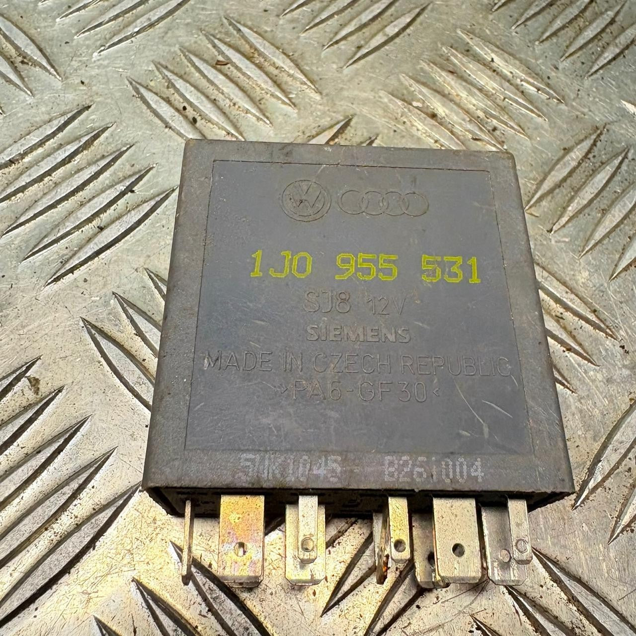 VW Beetle 98-10 Golf Mk4 00-06 Jetta/Bora 99-05 Passat B5 98-05 Wiper Relay #192