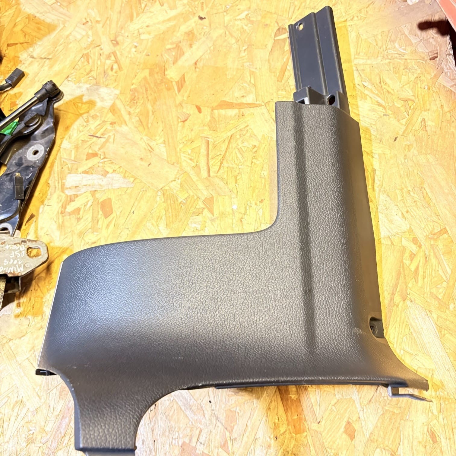 VOLKSWAGEN SCIROCCO DASHBOARD LOWER TRIM COVER 2004 1K2858367