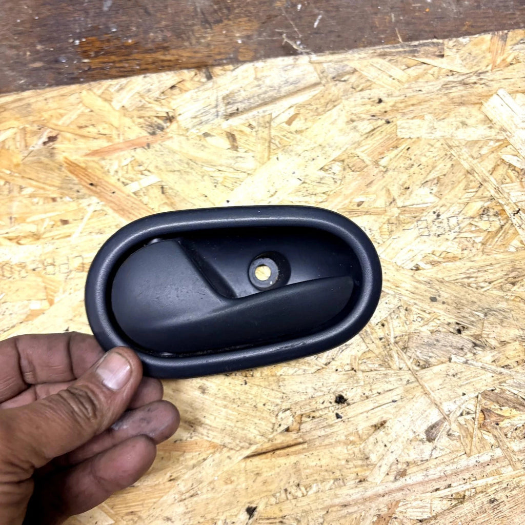 Dacia Sandero/Stepway Mk2 2012-2020 Left Interior Door Handle 8200733848