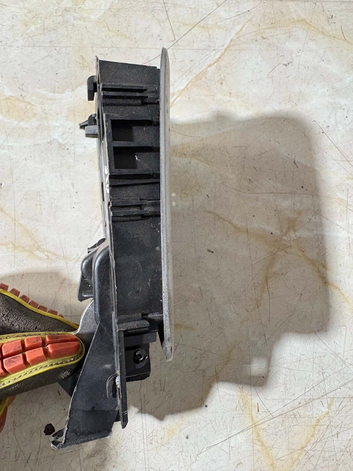 Peugeot 307 2.0 2008 OSF DOOR HANDLE 9643604577