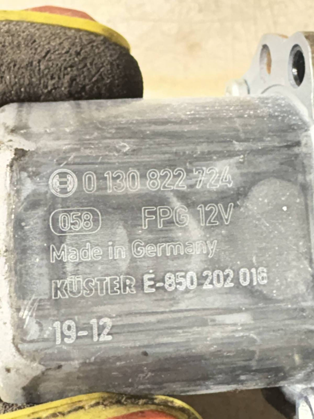 Skoda Karoq Rear right rear window regulator motor 5Q0959408A