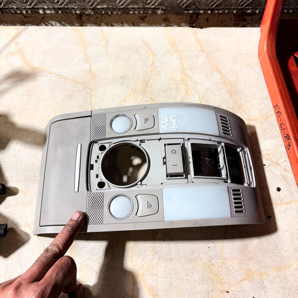 Audi A6 C6 Saloon 2004-2008 Overhead Console Map Light Mic 4F0947135BQ