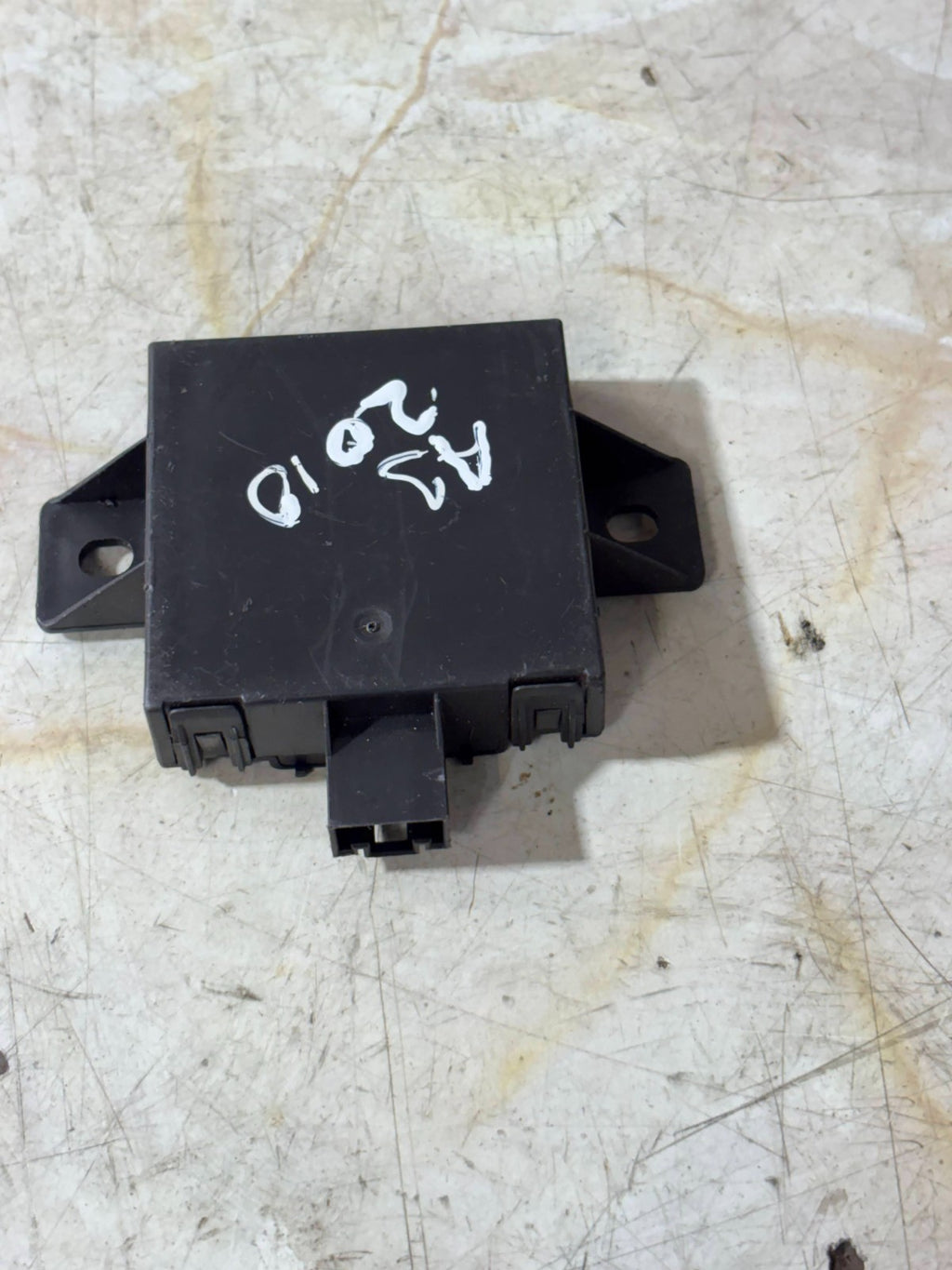 Audi A3 S3 8P 2010 Alarm control unit module 1K0907719C 19800DDFD9