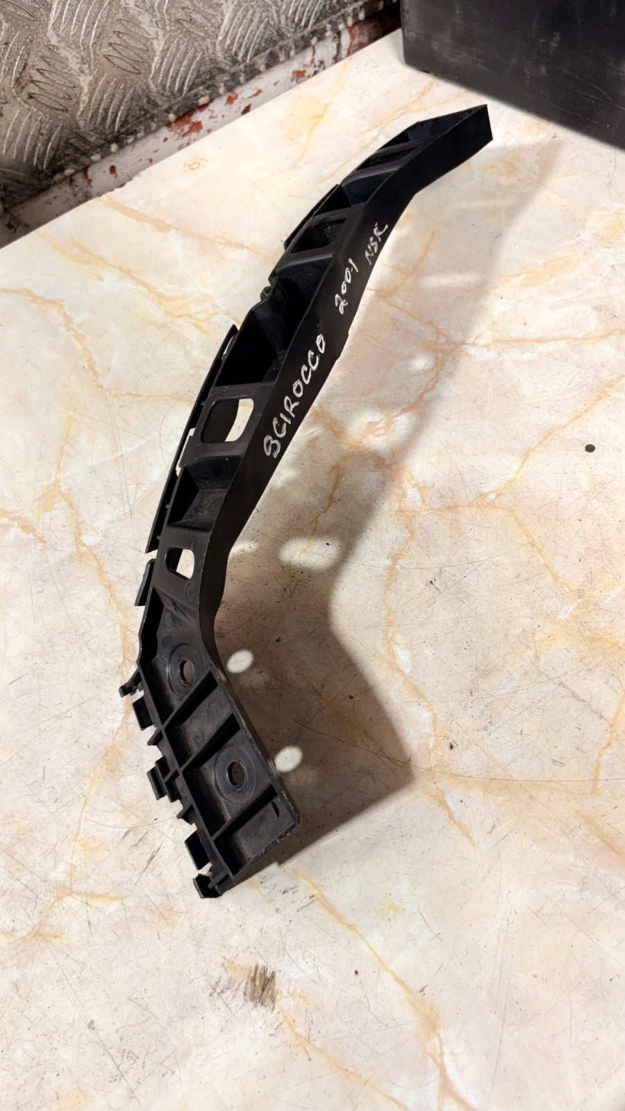 VW SCIROCCO 2001 Rear Left Bumper Bracket