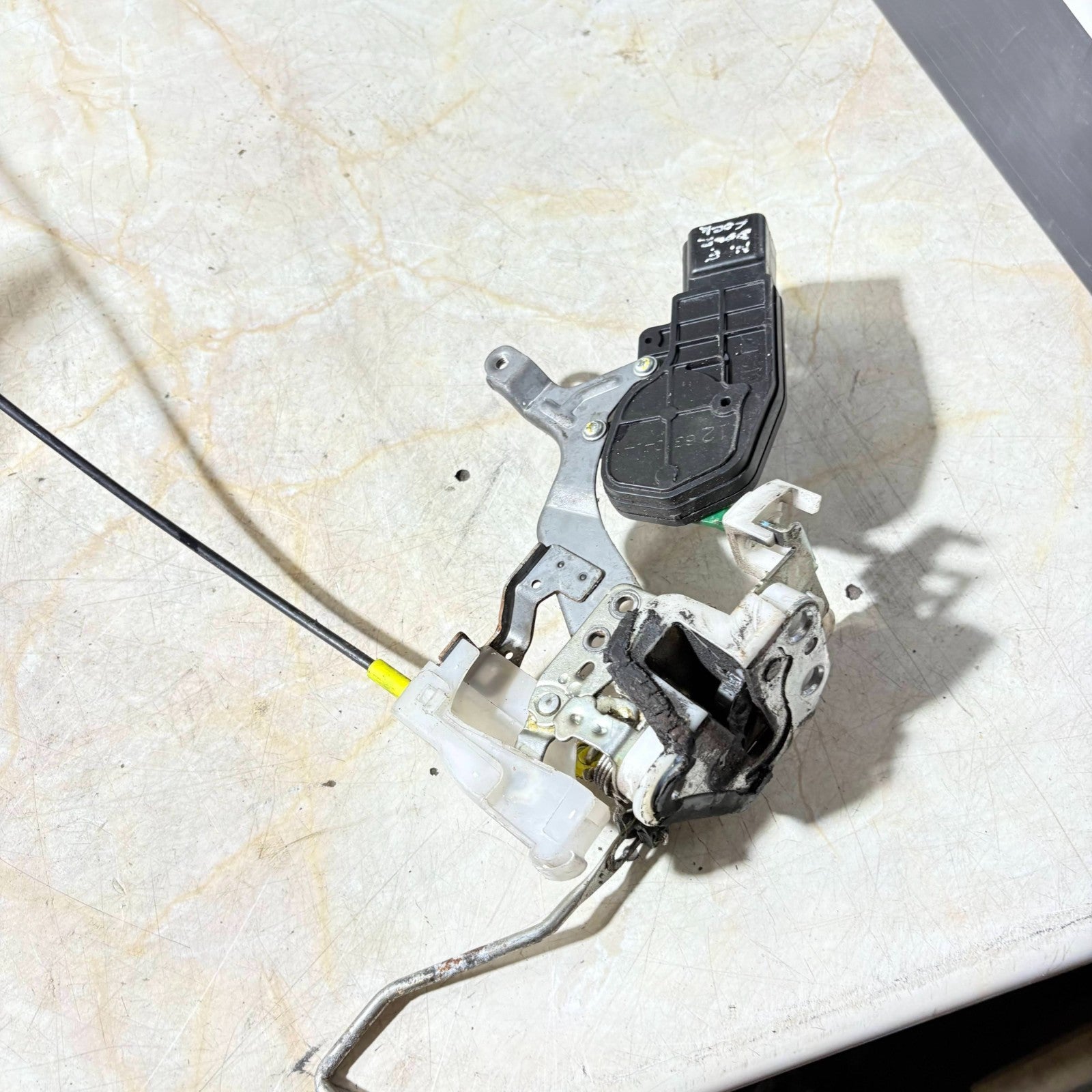 Peugeot 2006 Front Left Door Lock Mechanism