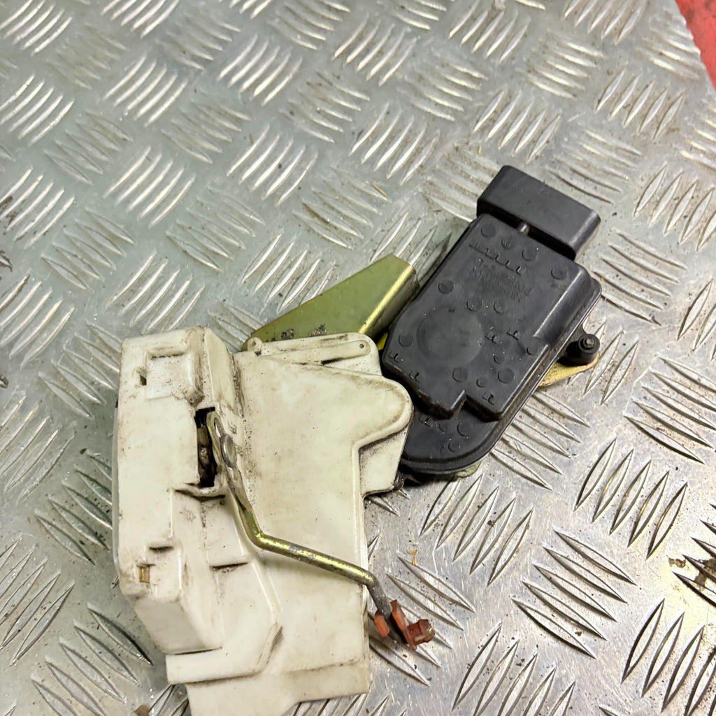 SUZUKI IGNIS 2004 REAR LEFT DOOR LOCK CATCH MECHANISM