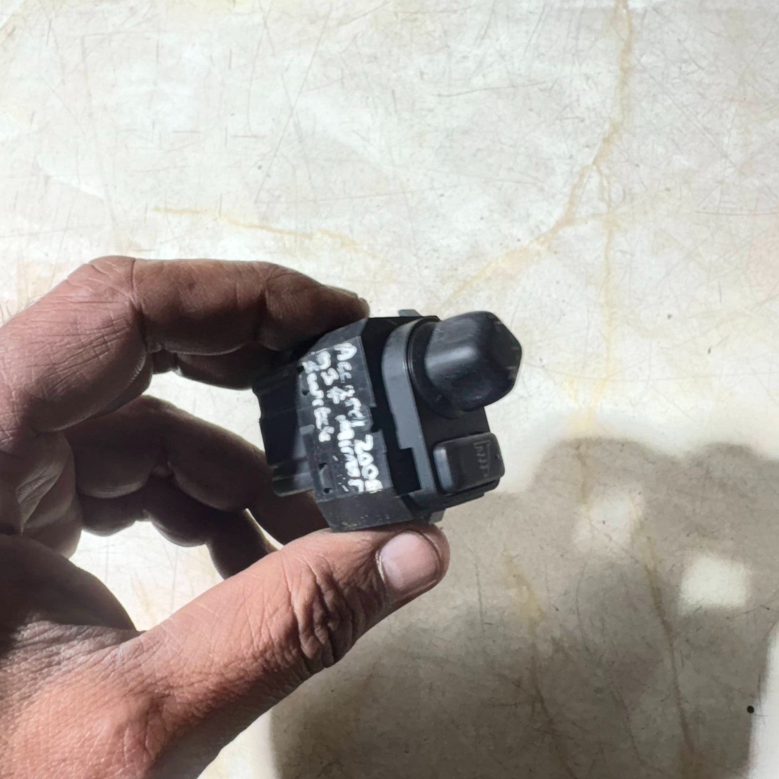 2004-2007 Honda Accord 7th Gen RHD Front Right Mirror Control Switch Heated