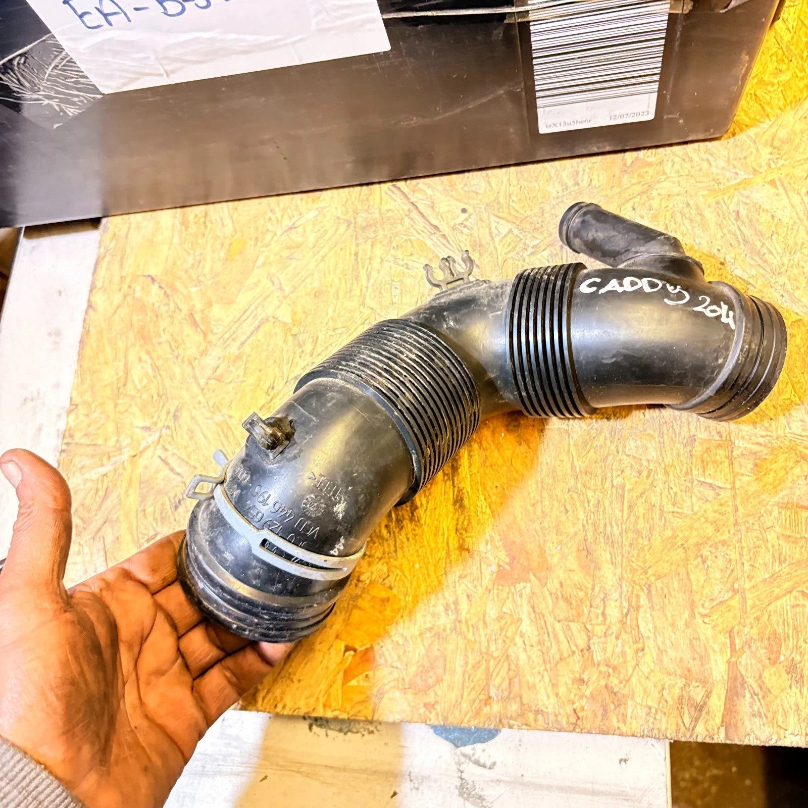 2014 Volkswagen Caddy Air Intake Hose Pipe VCD446196 1.6 2.0 TDI