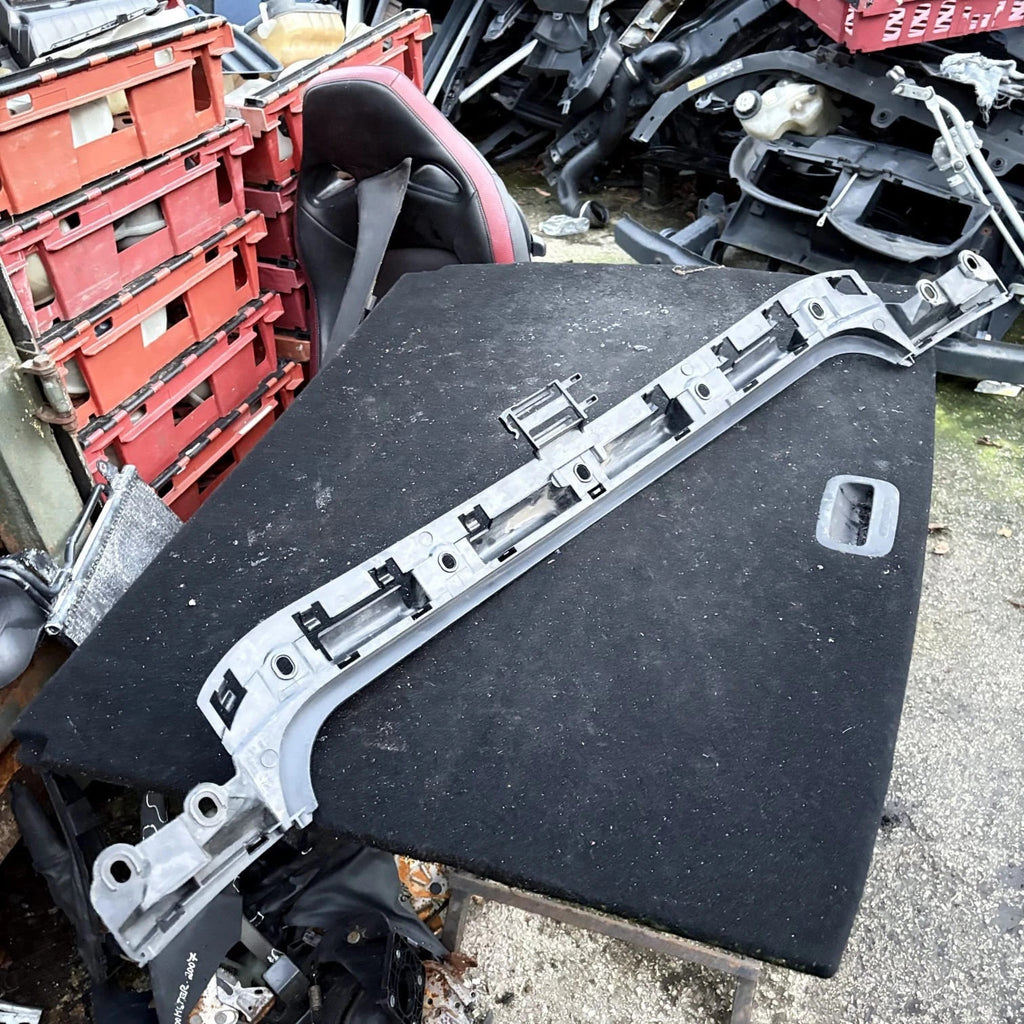 BMW 1 SERIES E87 E81 REAR BUMPER MOUNT BRACKET HOLDER 7058521 2005