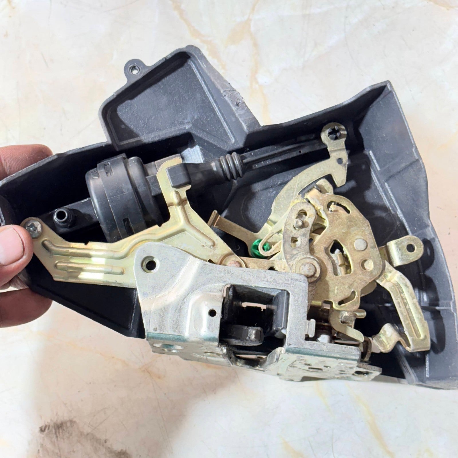 Mercedes C E Class W202 W210 1994-2002 Rear Right Door Lock 2027330408