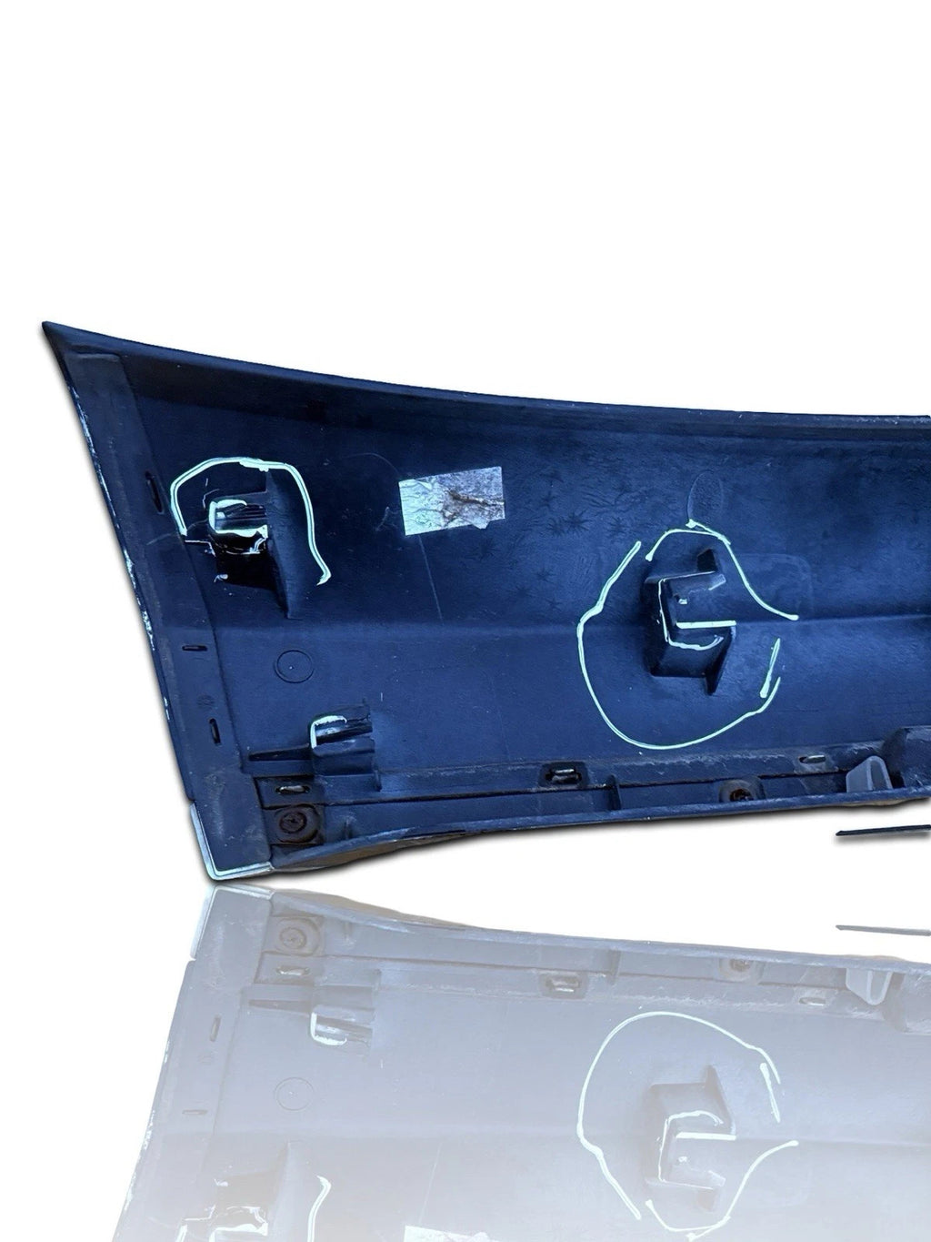Vauxhall Mokka X 2016-2019 Rear Tailgate Boot Handle Number Plate Trim 95093299