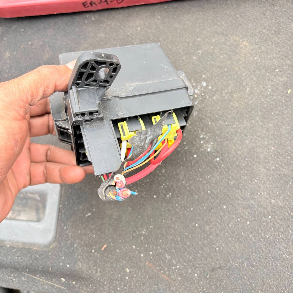 HYUNDAI I40 MK1 2011-19 ENGINE BAY RELAY FUSE BOX BOARD MODULE