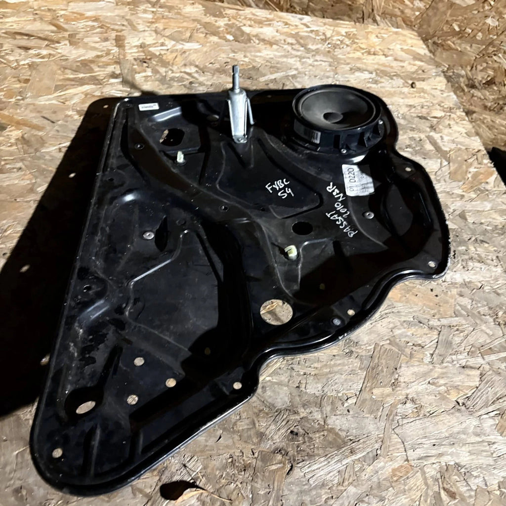 VW Passat Passenger Rear Side Manual Window Regulator 3C4839755H 981679-135 2010