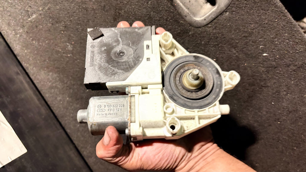 VW Passat B6 3C 05-10 RF Door Window Motor Module 1K0959702P 1K0959792L
