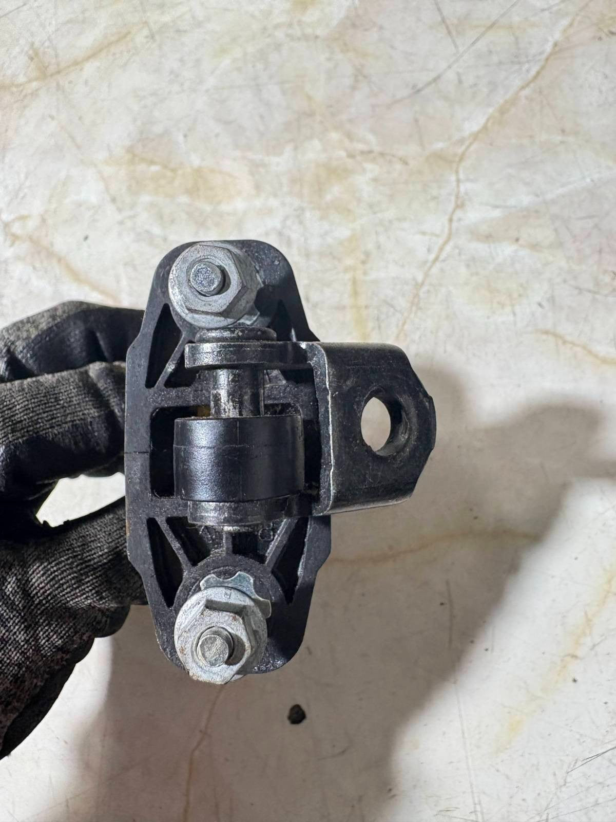 FORD FIESTA MK7 2015 OFFSIDE RIGHT OSR FRONT DOOR CHECK STRAP