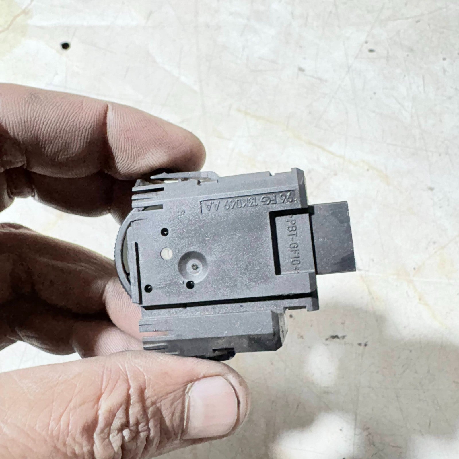 FORD LUXURY MK1 2001-2008 HEADLIGHT LEVEL SWITCH 0307851