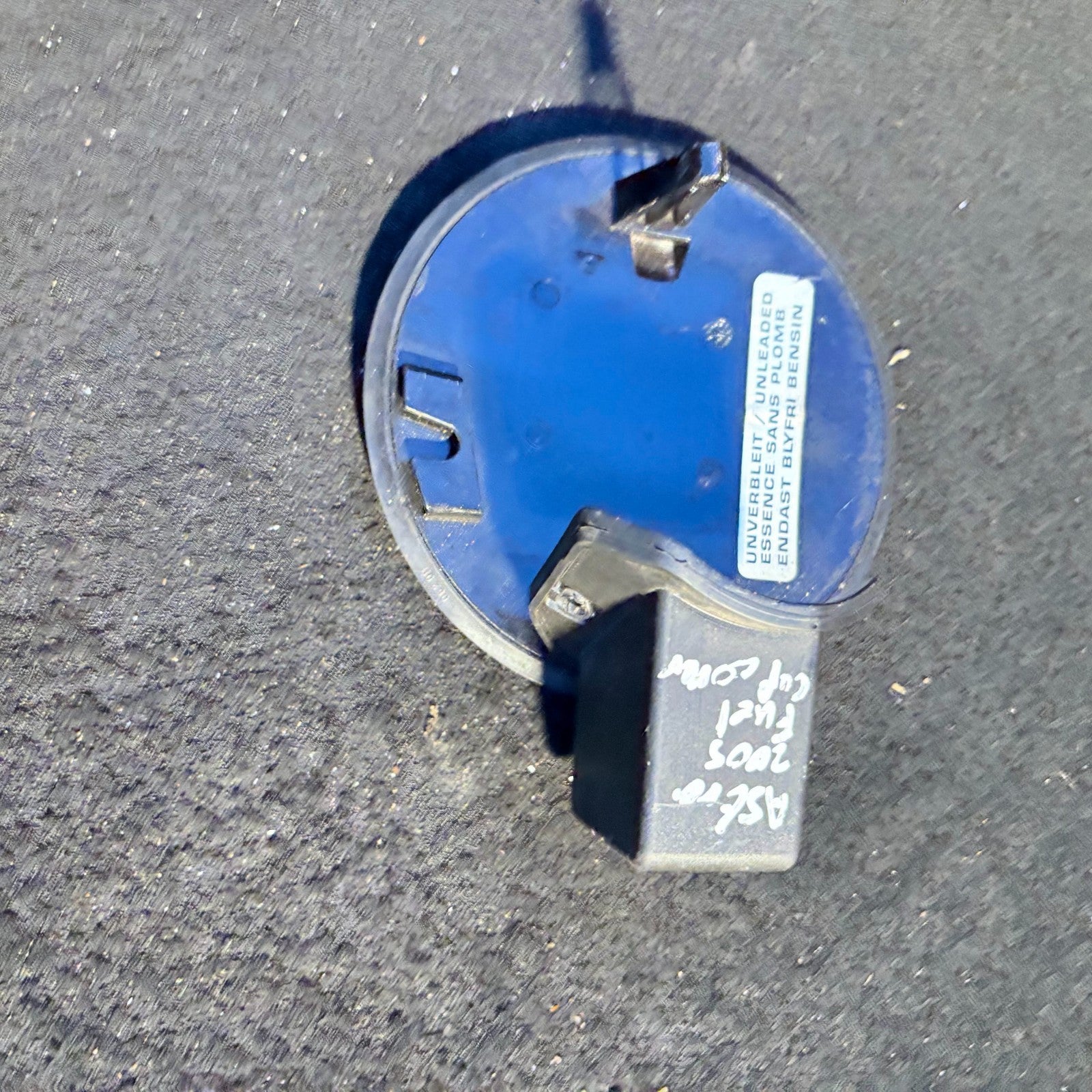 VAUXHALL ASTRA 2005 FUEL FLAP COVER LID