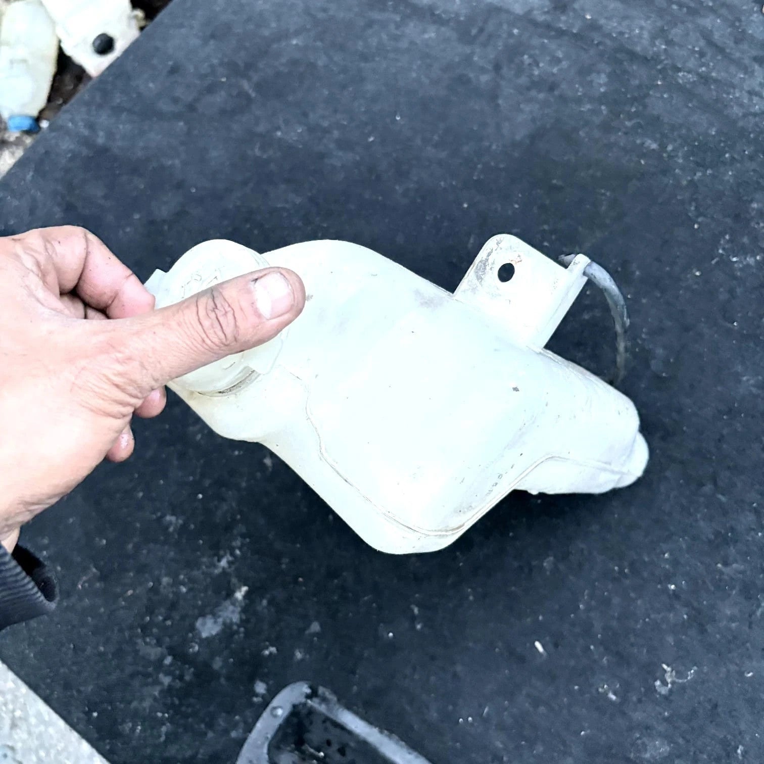 MAZDA MX5 WASHER TANK RESERVOUR WITH PUMP 1.8 MK2/2.5 NB