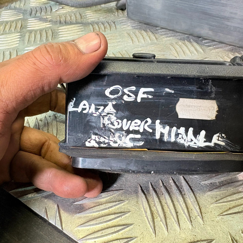 Land Rover Freelander 1 L314 1997-2006 OSF Driver Dash Air Vent MWC4078