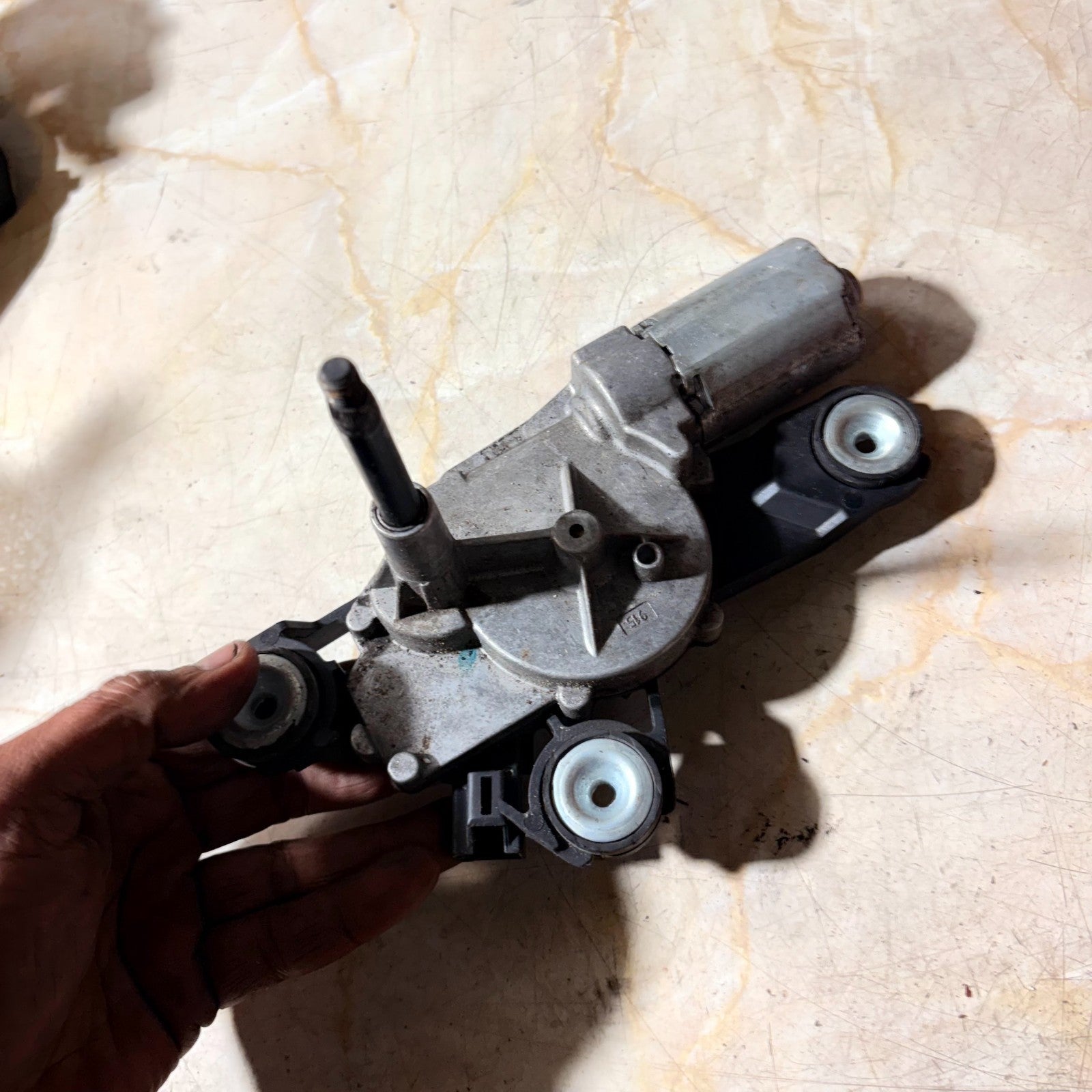 Ford Focus Mk2 2004-2011 Rear Wiper Motor 0390201823