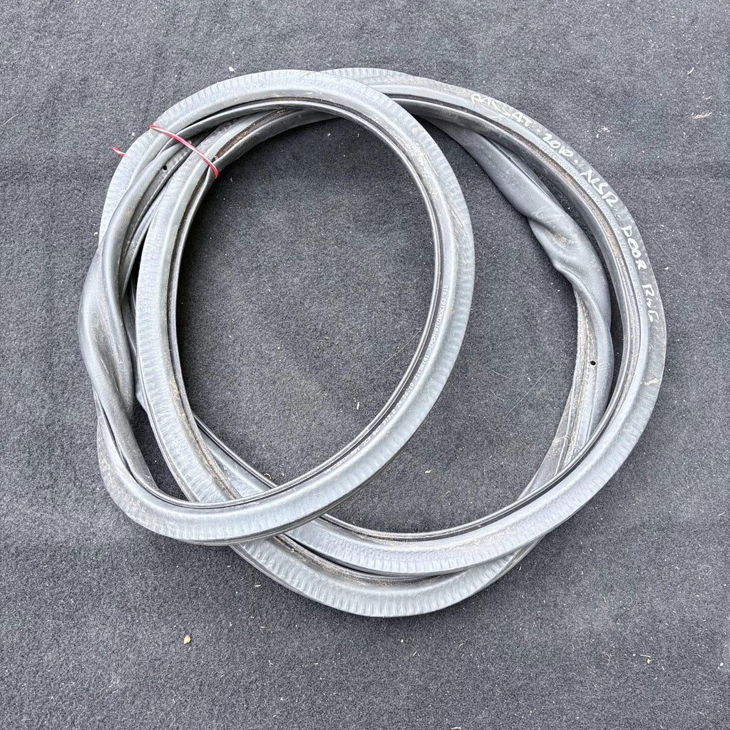 VW PASSAT B6 B7 ESTATE 2005-2015 REAR LEFT N/S REAR DOOR RUBBER SEAL 3C9867913B