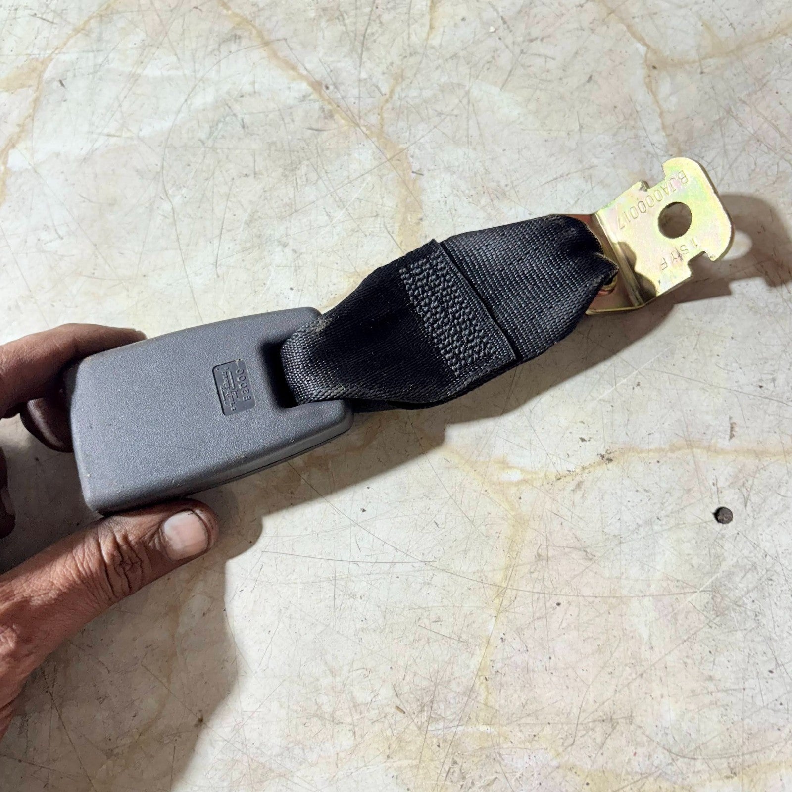 B2000 Seat Belt Holder (Seat belt Buckle) Rear Left for Subaru 2005