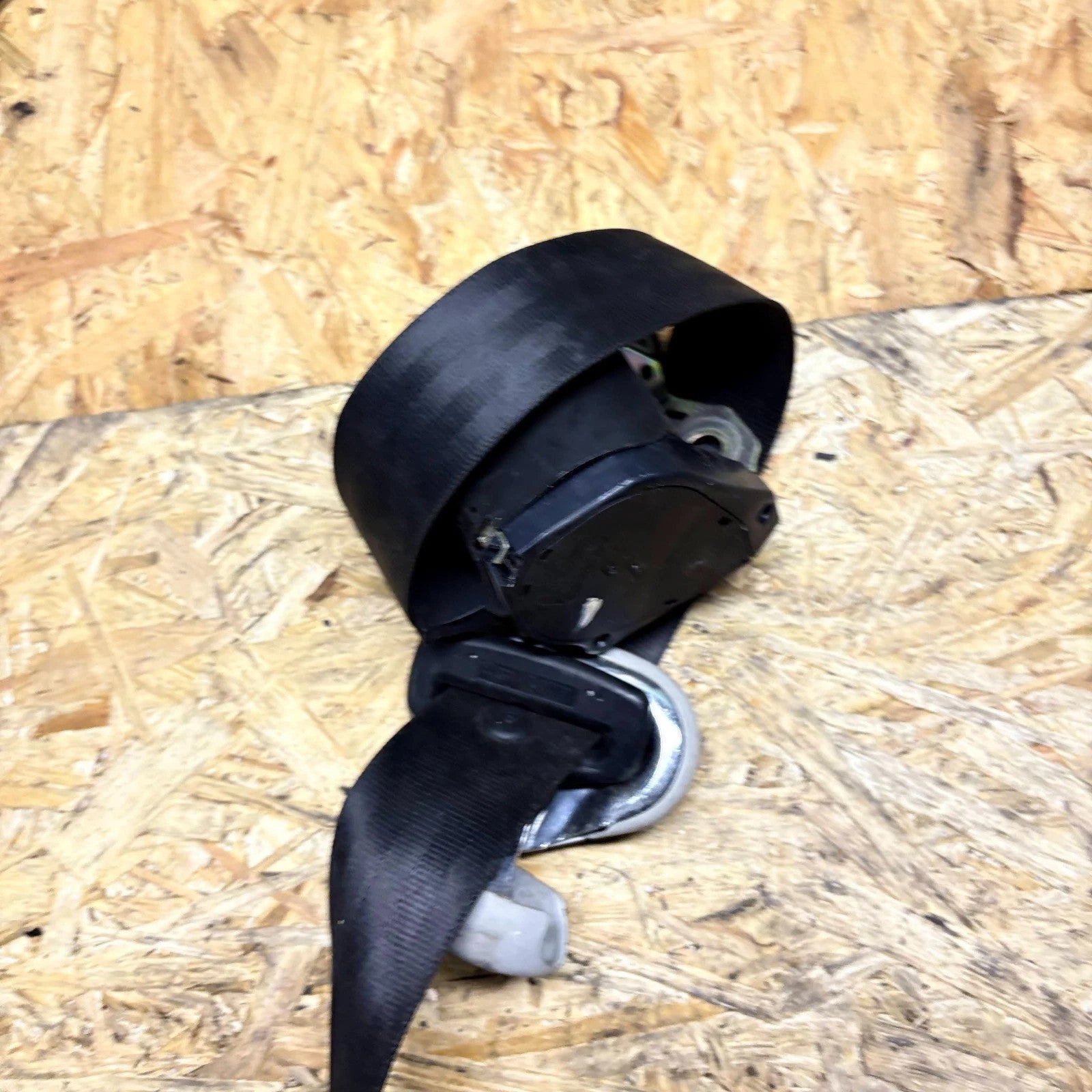 VW New Beetle 1998-2010 Rear Right Seat Belt Retractor 1C0857806A