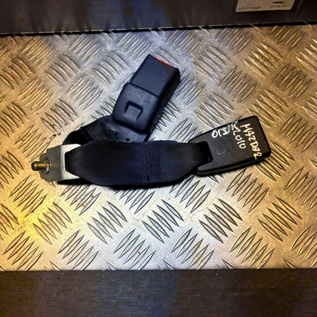 MAZDA2 MK2 SEAT BELT BUCKLE CLIP 3DR T20155B REAR DOUBLE 2010
