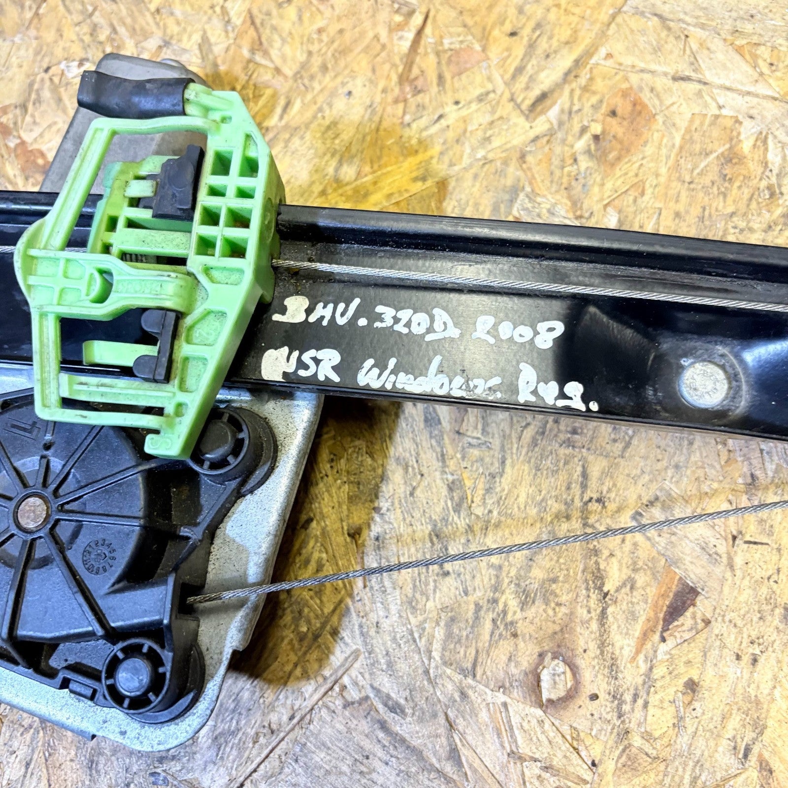 BMW 320d 2008-Window Regulator Rear Left 71002803