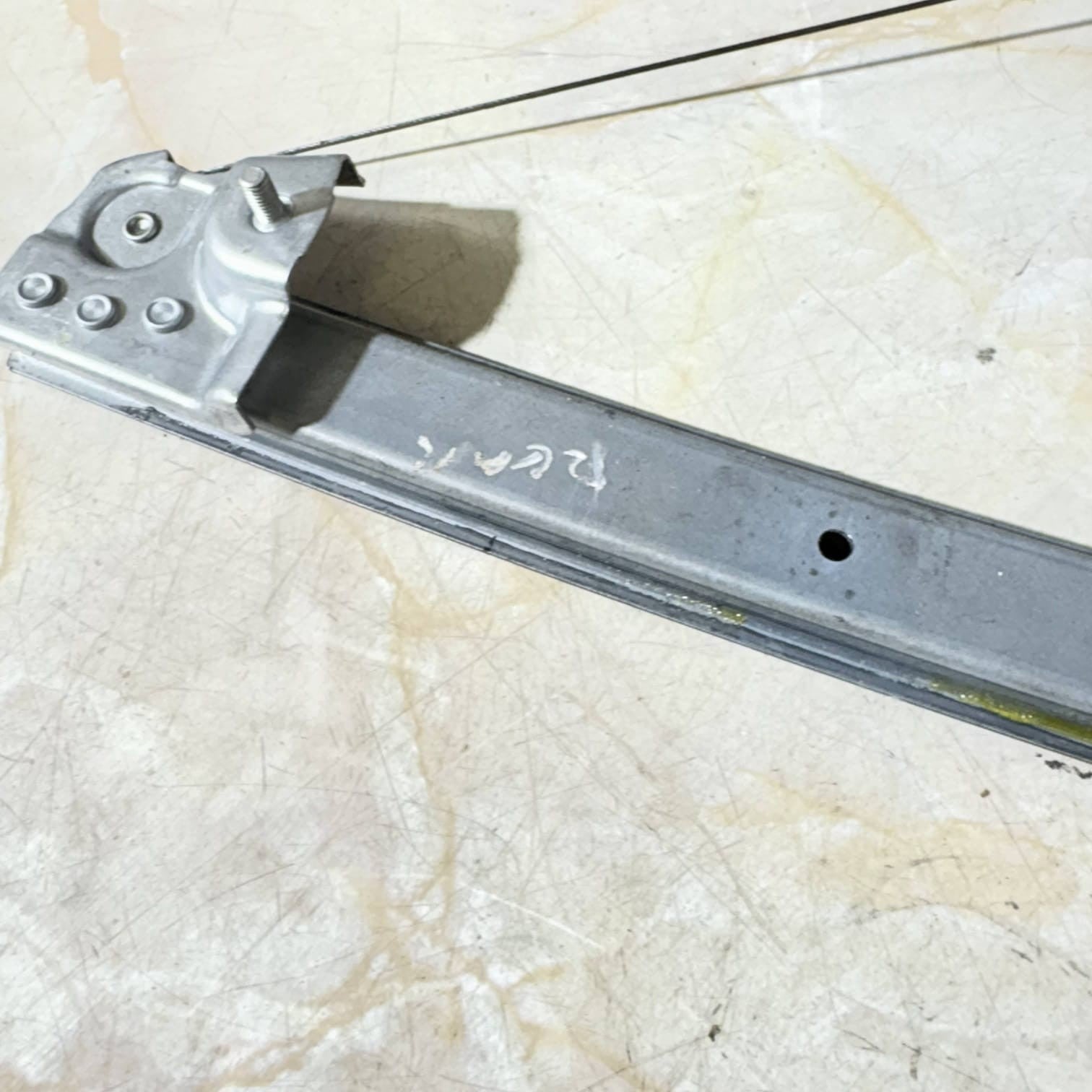 Renault logan Passenger rear Window Regulator Manual 827217198R R
