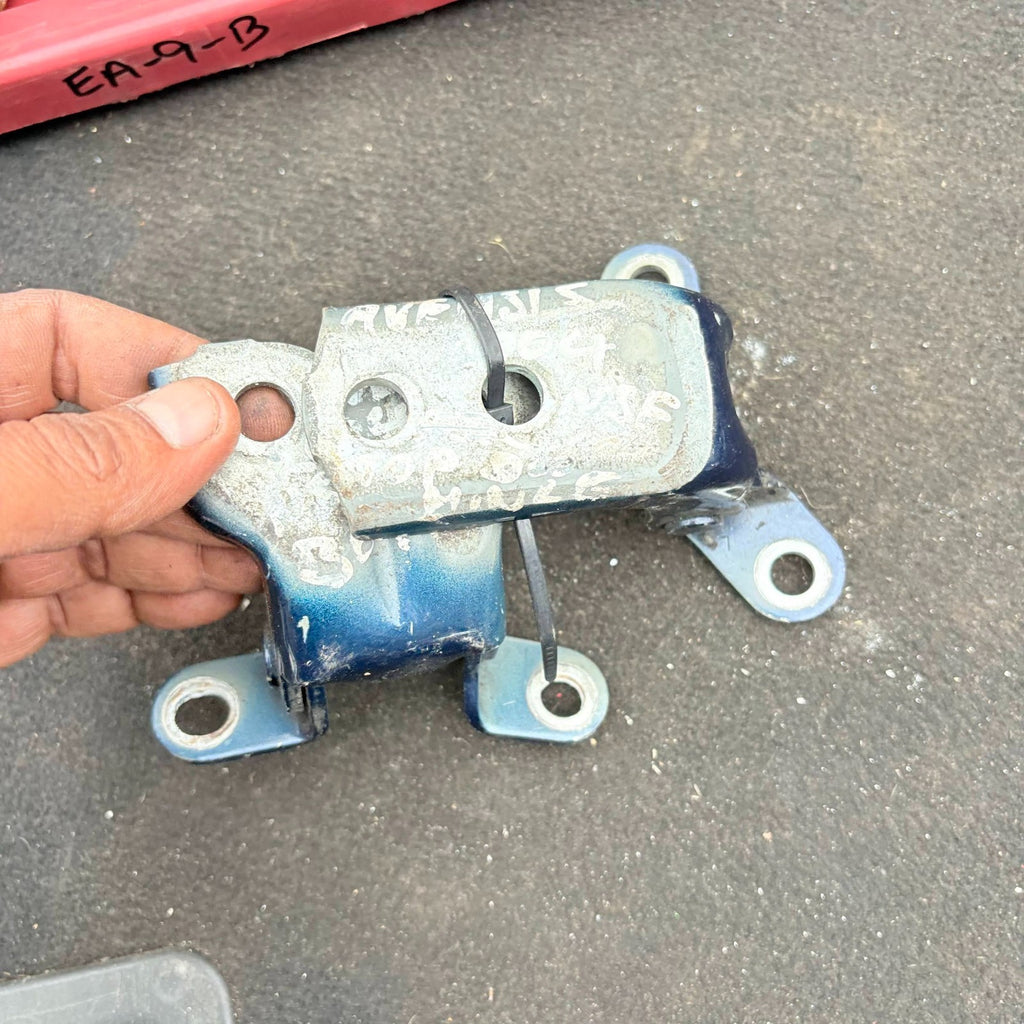Toyota Avensis T25 2003-2008 Front Left Passenger Door Hinges Upper+Lower LH