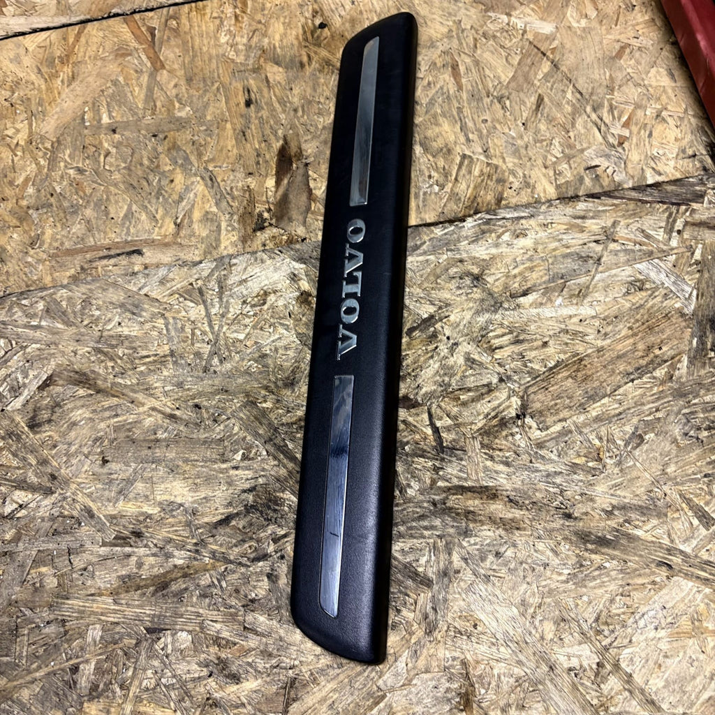 VOLVO S40 II Passenger side Interior Step Trim 30744287 2.00 Diesel21315213 2009