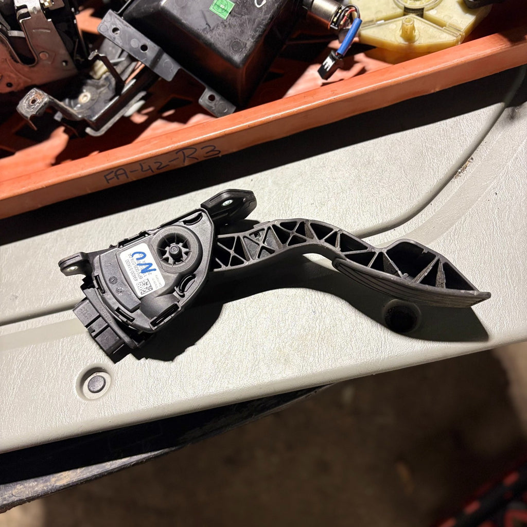 SUZUKI SPLASH 2008-2014 THROTTLE ACCELERATOR PEDAL 49400-51K00
