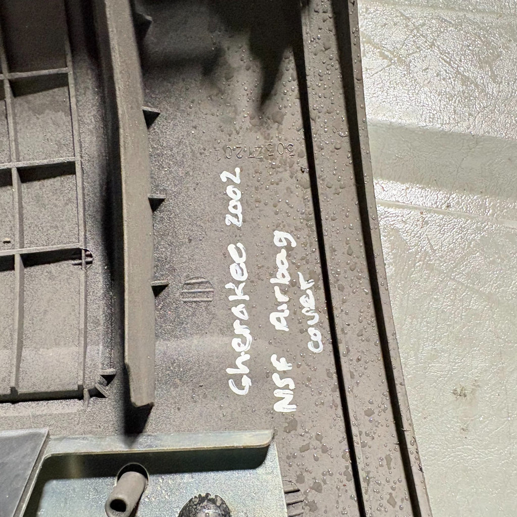 JEEP CHEROKEE 2002 PASSENGER SIDE VENT & TRIM COVER