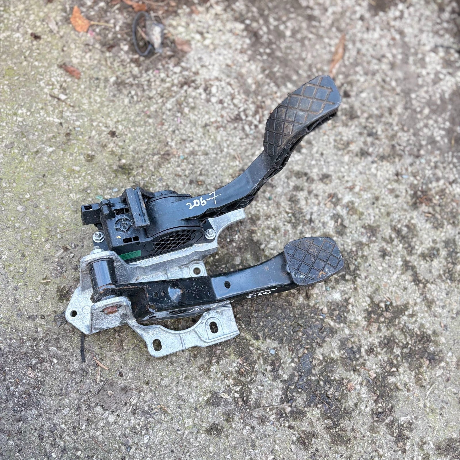 Audi A1 2014 Brake Gas Pedal Assembly Manual Gearbox 6R27211155