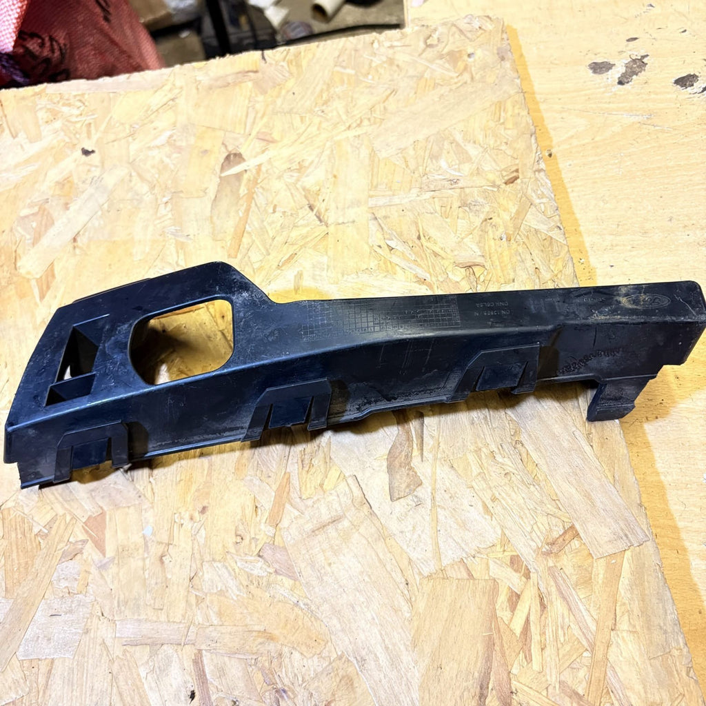 SMART FORTWO 2007-2014 Front Passenger Left Bumper Bracket Mount DE1413381-80