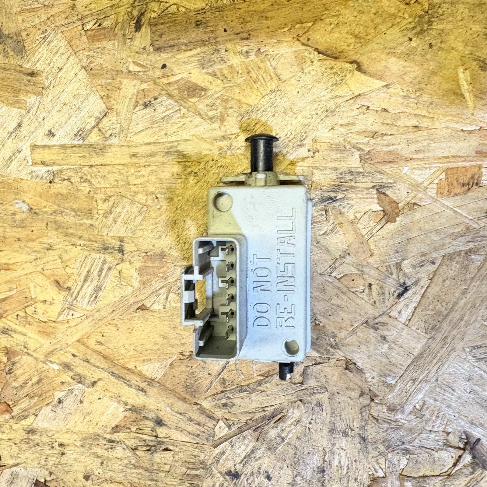 2008-2012 Jeep Cherokee/Liberty KK Brake Pedal Stop Lamp Switch 56045043AG