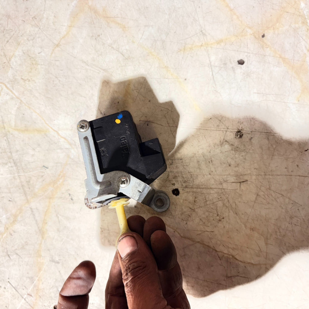 Peugeot 107 5-Door Rear Trunk Lid Actuator Motor 2005-2014