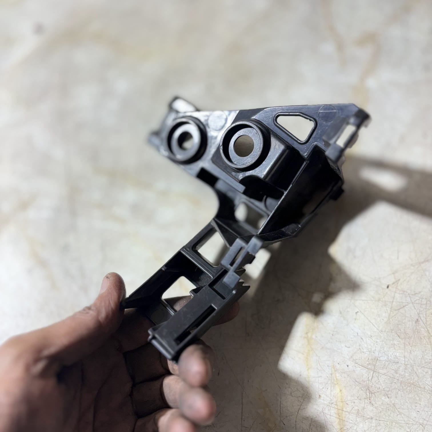 VOLKSWAGEN GOLF MK7 REAR BUMPER MOUNT BRACKET SIDE 5G6807393A NSR