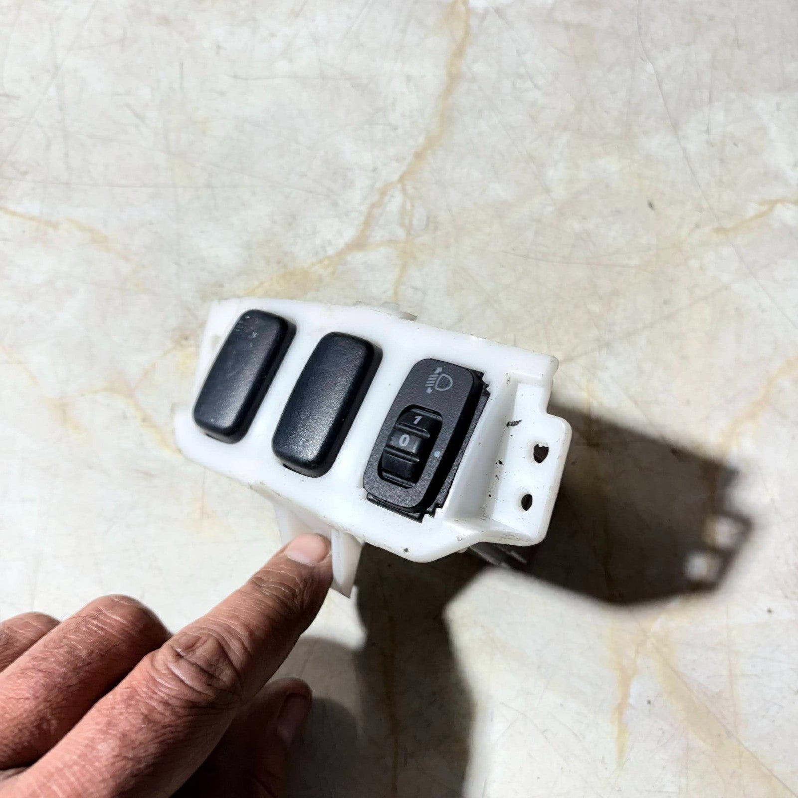 2007-2017 Mitsubishi Lancer Headlight Headlamp Levelling Switch Dash