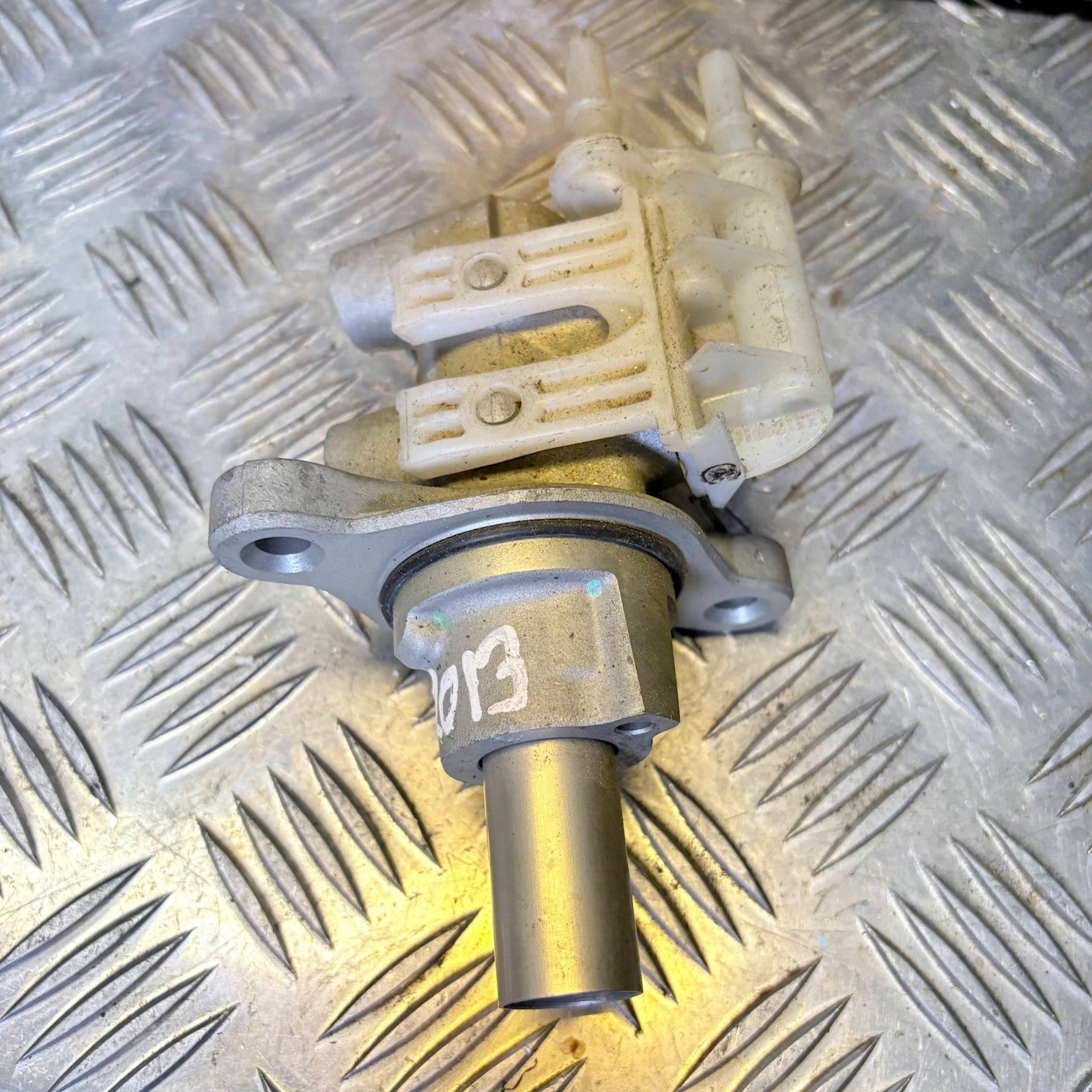 BOSCH BRAKE MASTER CYLINDER 1851117