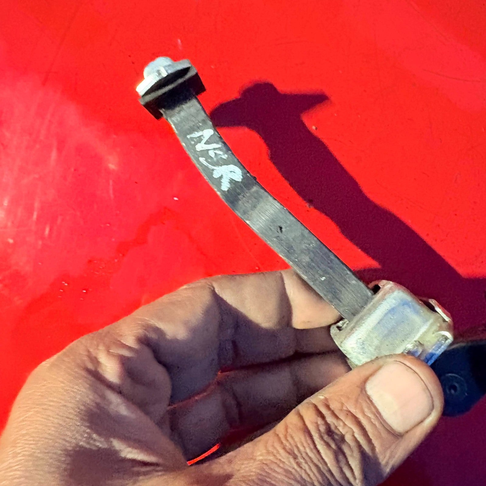 NISSAN QASHQAI NEARSIDE PASSENGER LEFT REAR DOOR CHECK STRAP