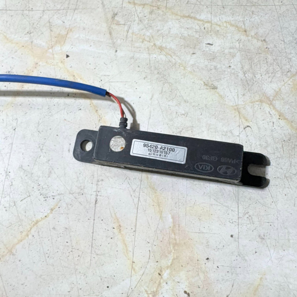KIA PRO CEED 2016 AERIAL AMPLIFIER MODULE 95420-A2300