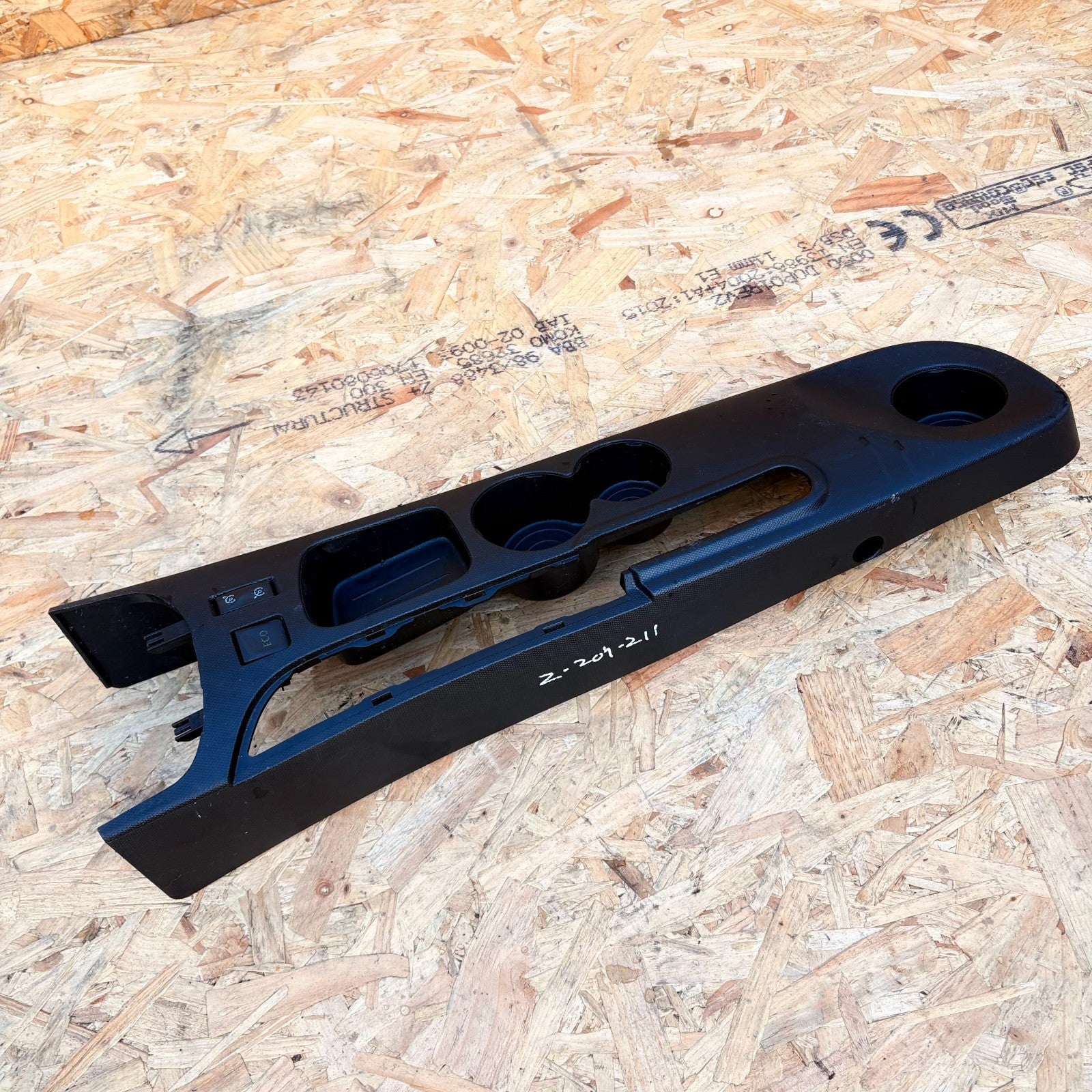 Renault Clio Centre Console Cup Holder Trim 0.9L TCe H4FT Red13-18 MK4