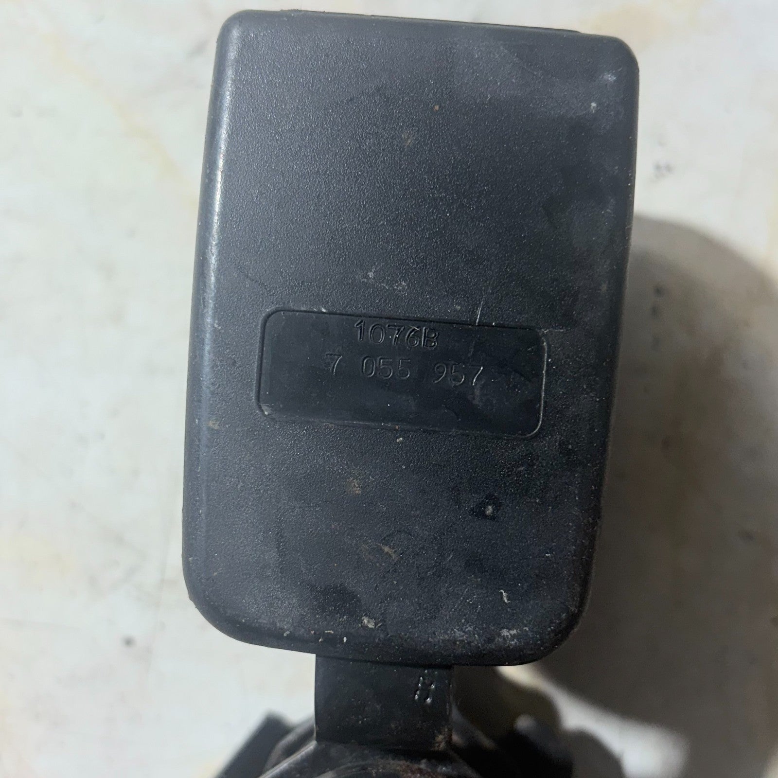 BMW MINI One Cooper Rear Centre Seat Belt Buckle 7055957 2001-2006
