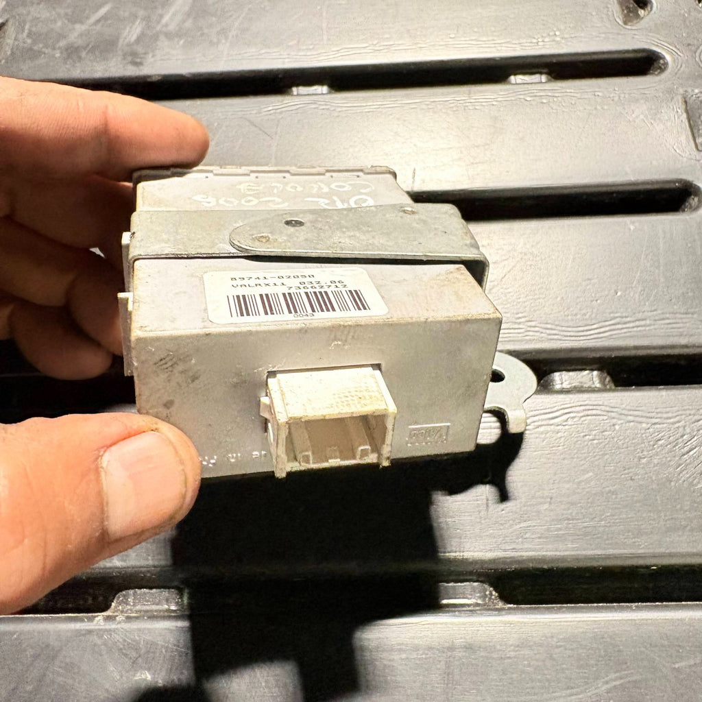 2000-2006 TOYOTA COROLLA ECU CENTRAL LOCKING CONTROL MODULE 89741-02050