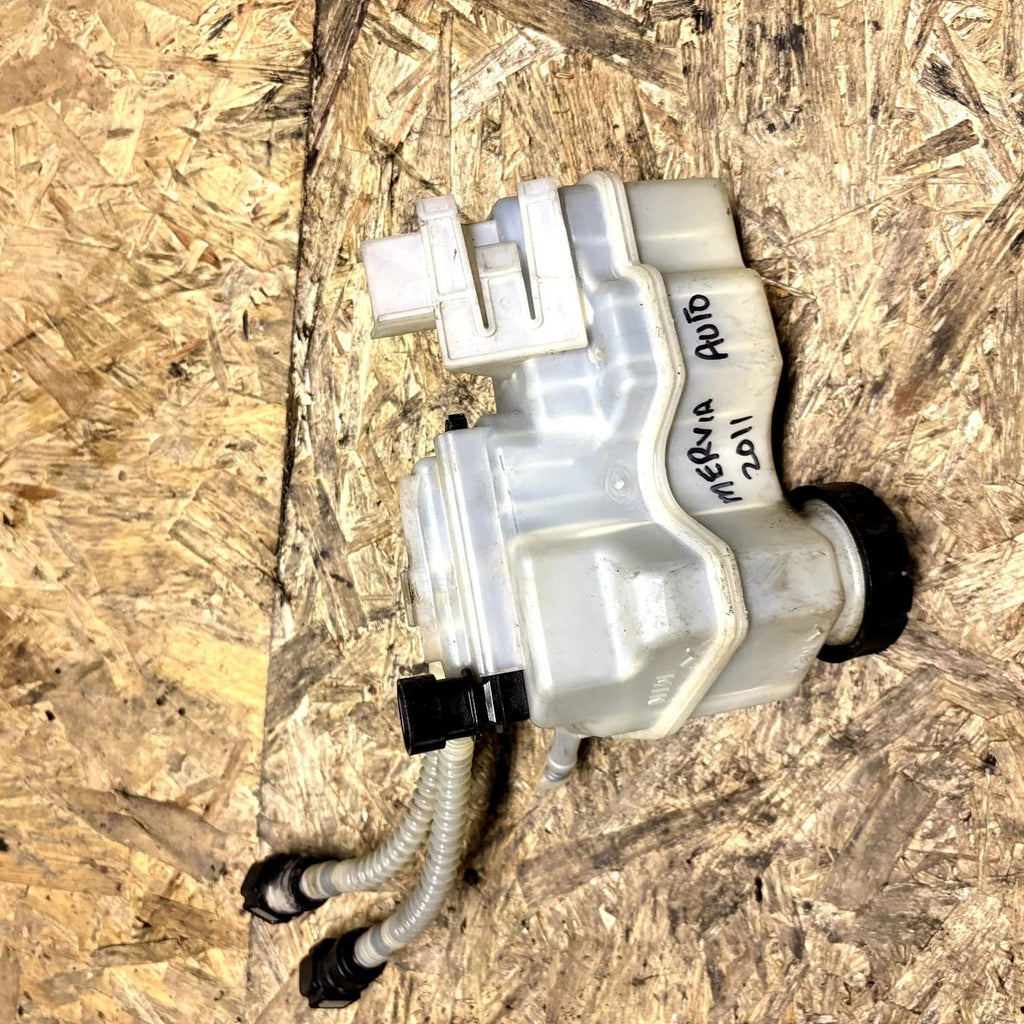 VAUXHALL MERIVA B MK2 1.4 2011 - BRAKE FLUID RESERVOIR 32666979